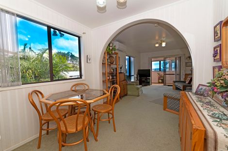 Photo of property in 53 Lavelle Road, Henderson, Auckland, 0612