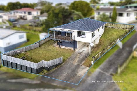 Photo of property in 12 Halloran Place, Massey, Auckland, 0614