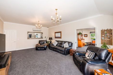 Photo of property in 5 Holcombe Drive, Paraparaumu, 5032