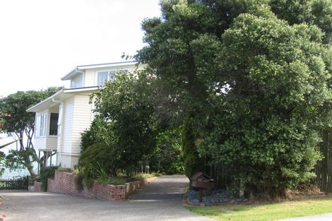 Photo of property in 18 Valkyria Place, Beach Haven, Auckland, 0626