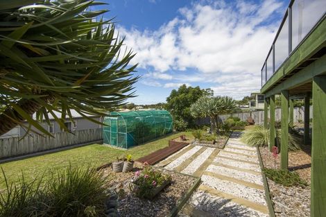 Photo of property in 8 Driftwood Place, Mangawhai Heads, Mangawhai, 0505