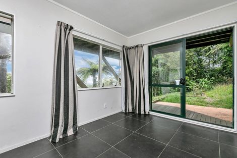 Photo of property in 493 Scenic Drive, Waiatarua, Auckland, 0612
