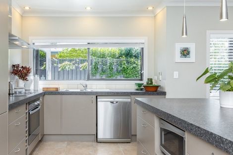 Photo of property in 2a Windsor Terrace, Taradale, Napier, 4112