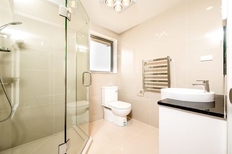 Photo of property in 31 Twin Parks Rise, Papakura, 2110