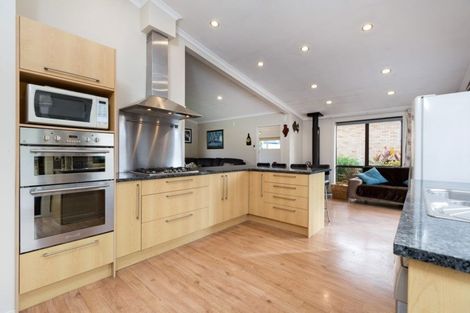 Photo of property in 12 Hillside Crescent, Westown, New Plymouth, 4310