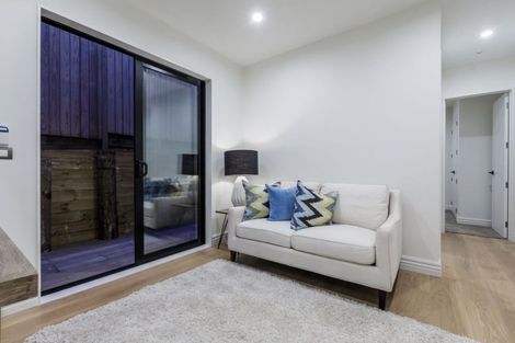 Photo of property in 42 Fernhill Way, Oteha, Auckland, 0632