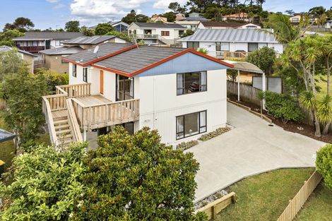 Photo of property in 2b Grenadine Place, Unsworth Heights, Auckland, 0632