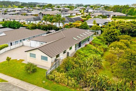 Photo of property in 21 Eric Farley Drive, Kumeu, 0810