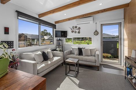 Photo of property in 1 Manaaki Circle, Paparoa, 0571