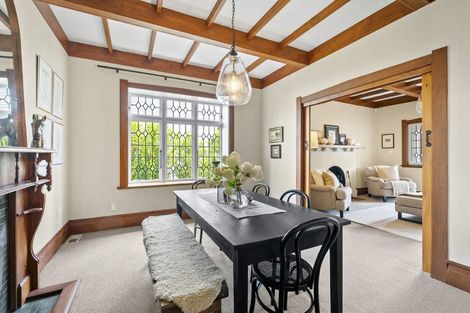 Photo of property in 17 Queen Street, Northcote Point, Auckland, 0627