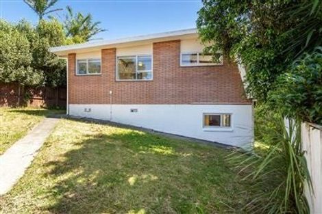 Photo of property in 2/35a Rangatira Road, Beach Haven, Auckland, 0626