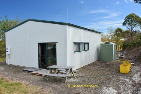 Photo of property in 196 Metcalfe Road, Matakohe, 0593