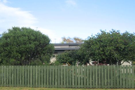 Photo of property in 3 Callender Terrace, Paraparaumu Beach, Paraparaumu, 5032