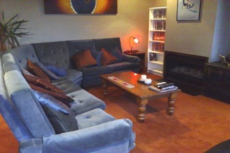 Photo of property in 2/104 Mokoia Road, Birkenhead, Auckland, 0626