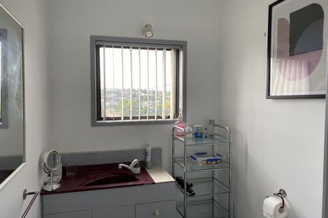 Photo of property in 1/7 Colmar Road, Mellons Bay, Auckland, 2014