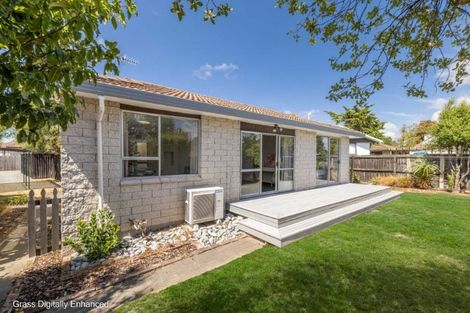Photo of property in 2/442c Mairehau Road, Parklands, Christchurch, 8083