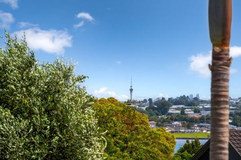 Photo of property in 22 Andrea Place, Sunnyhills, Auckland, 2010