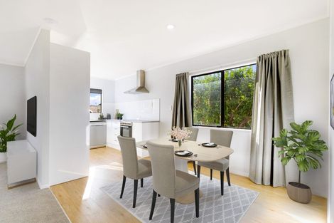 Photo of property in 1/63 Beaubank Road, Kelston, Auckland, 0602