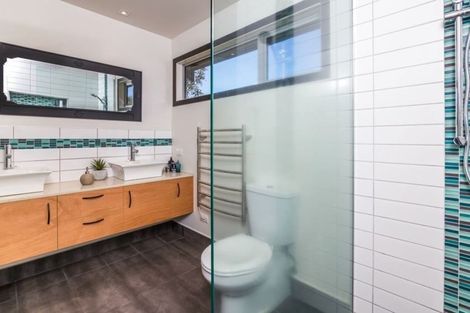 Photo of property in 21 Stewart Glen, Acacia Bay, Taupo, 3385