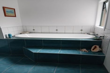 Photo of property in 275 Massey Road, Waipu, 0582