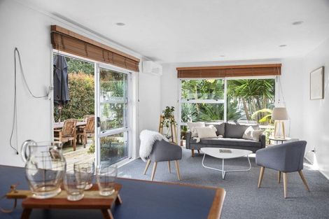 Photo of property in 22 Leaming Place, Clarks Beach, 2122