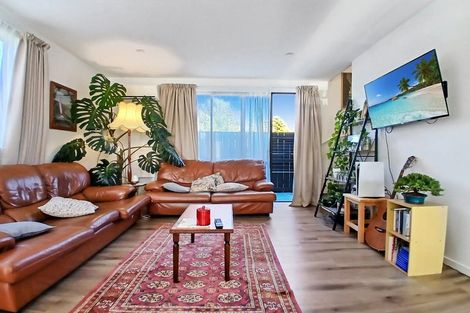 Photo of property in 43 Cessna Crescent, Mangere, Auckland, 2022