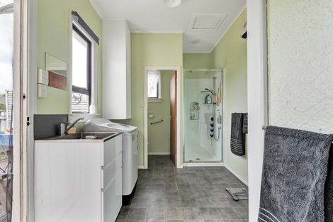 Photo of property in 39 Lismore Street, Strandon, New Plymouth, 4312