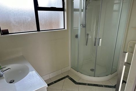 Photo of property in 2/2 Beatrice Avenue, Hillcrest, Auckland, 0627