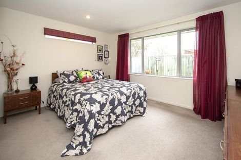 Photo of property in 2/417a Bower Avenue, Parklands, Christchurch, 8083