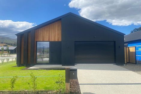 Photo of property in 1 Hadley Place, Cromwell, 9310