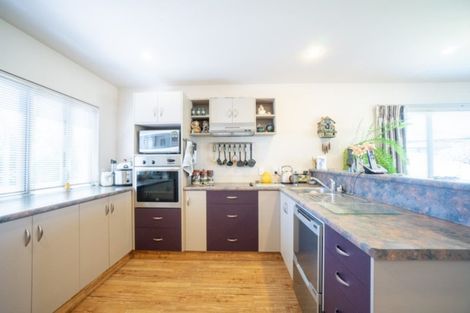 Photo of property in 24 Lancewood Lane, Roslyn, Palmerston North, 4414