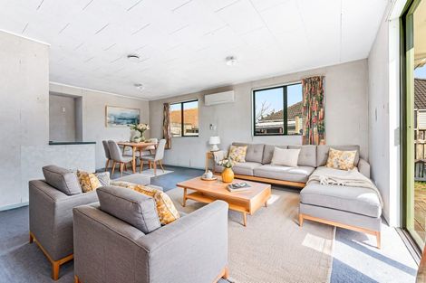 Photo of property in 8a Willis Street, Bader, Hamilton, 3206