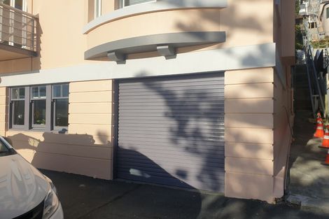 Photo of property in Inverleith Apartments, 5/306 Oriental Parade, Oriental Bay, Wellington, 6011