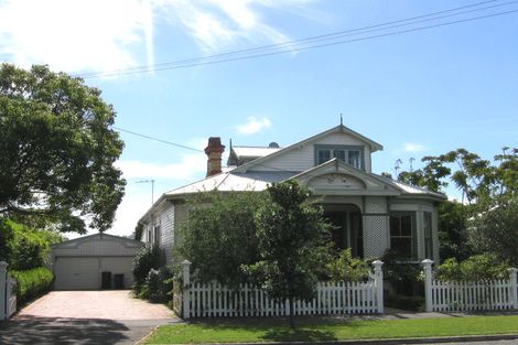 Photo of property in 5 Summer Street, Stanley Point, Auckland, 0624
