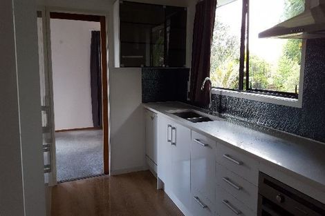 Photo of property in 4 Target Road, Totara Vale, Auckland, 0629