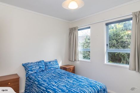 Photo of property in 320 Te Moana Road, Waikanae, 5036