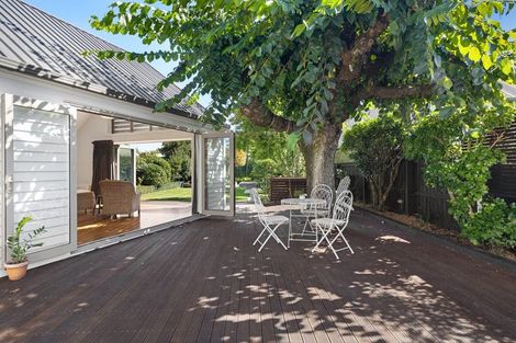 Photo of property in 9 Kotare Street, Fendalton, Christchurch, 8041