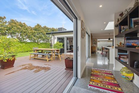 Photo of property in 4 Wentworth Lane, Waiwhakaiho, New Plymouth, 4312