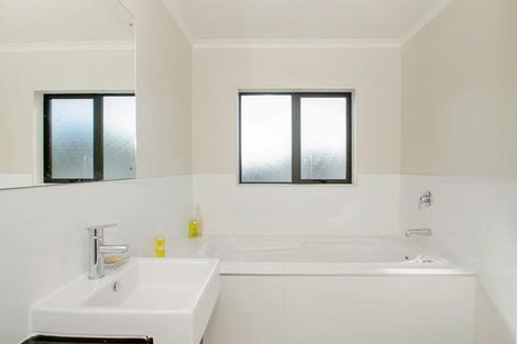 Photo of property in 3 Galora Close, Flat Bush, Auckland, 2019