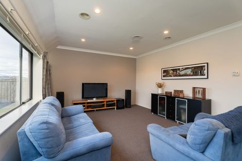 Photo of property in 49 Erlestoke Crescent, Churton Park, Wellington, 6037