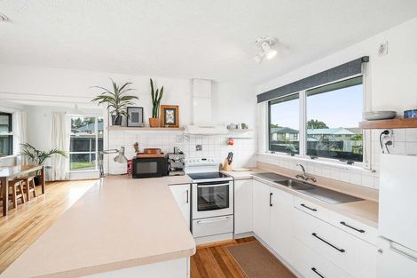 Photo of property in 25 Camelia Place, Islington, Christchurch, 8042