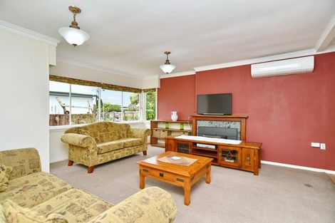 Photo of property in 37 Mackworth Street, Woolston, Christchurch, 8062