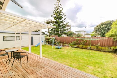Photo of property in 9 Tongariro Street, Castlecliff, Whanganui, 4501