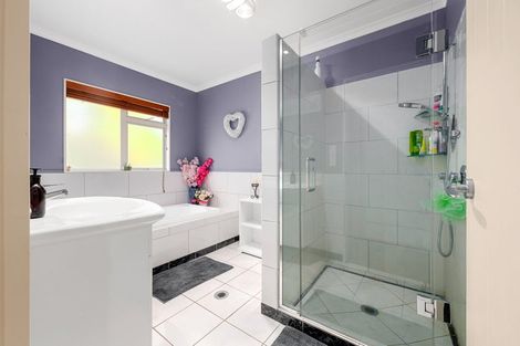 Photo of property in 76 Saint James Drive, Huntington, Hamilton, 3210