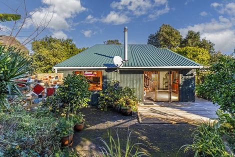Photo of property in 8 Morlie Place, Torbay, Auckland, 0630