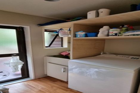 Photo of property in 2/5 September Place, Forrest Hill, Auckland, 0620