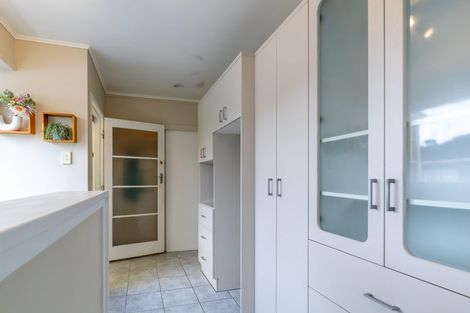 Photo of property in 35 Castleford Street, Green Bay, Auckland, 0604