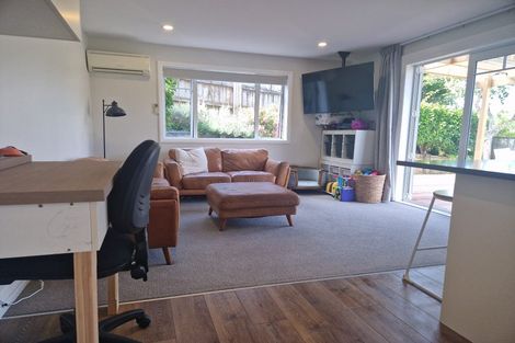 Photo of property in 6 Cosgrove Rise, Riverstone Terraces, Upper Hutt, 5018