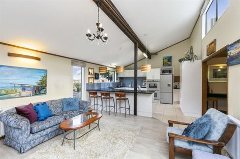 Photo of property in 72 Amapur Drive, Khandallah, Wellington, 6035