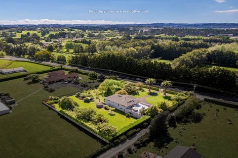 Photo of property in 873 Waitakere Road, Kumeu, 0891